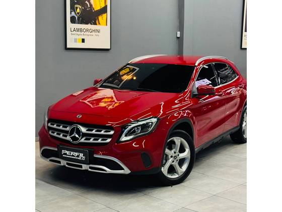 MERCEDES-BENZ GLA 200 1.6 CGI FLEX ENDURO 7G-DCT MERCEDES-BENZ GLA 200 1.6 CGI FLEX ENDURO 7G-DCT